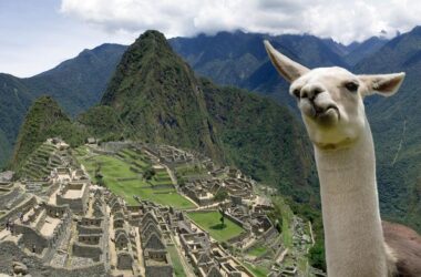 Machu Picchu: Entre las Nubes y la Historia en Perú