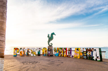 Puerto Vallarta: Donde el Paraíso se Encuentra con la Aventura 🌴🌊